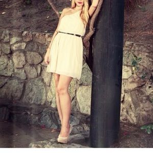 ✅✅PRICE DROP✅✅ Cream mini dress with belt